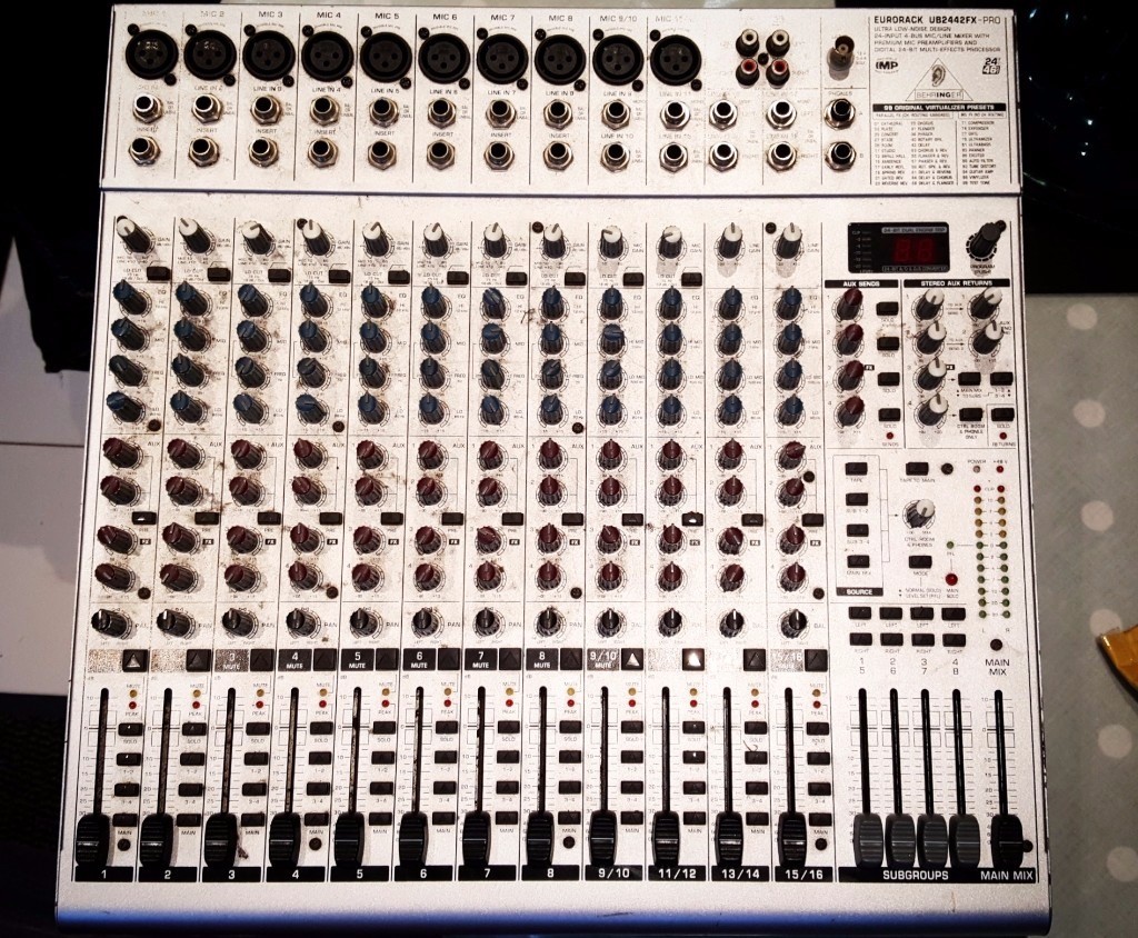 eurorack ub2442fx-pro